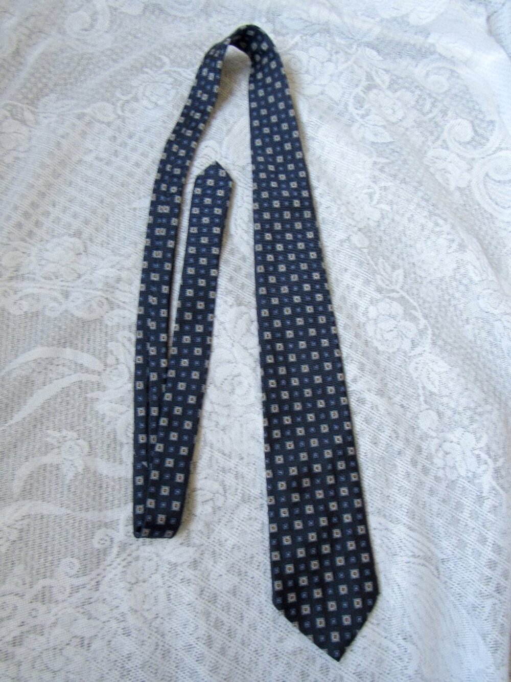 Brooks Brothers Makers Silk Tie Navy Blue , made in USA, size XL